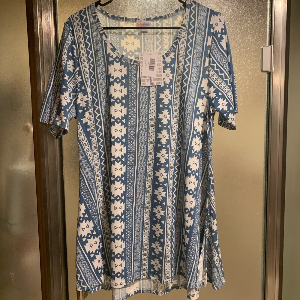Aztec pattern Perfect T